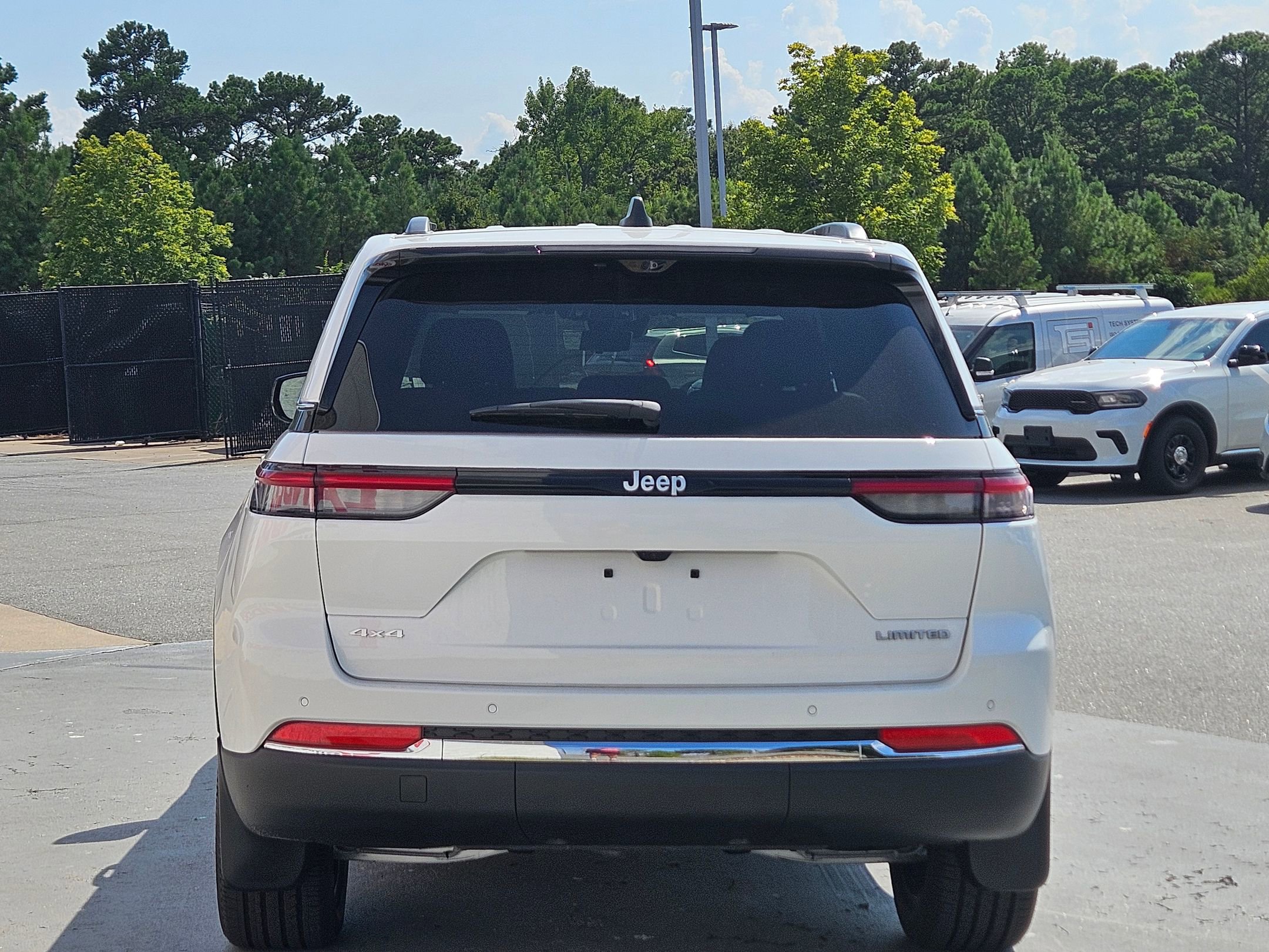 2025 Jeep Grand Cherokee Limited photo 6