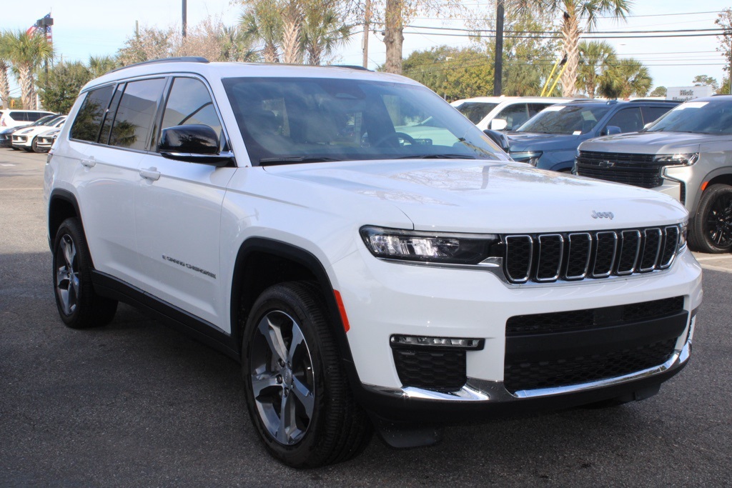 2024 Jeep Grand Cherokee Limited photo 3