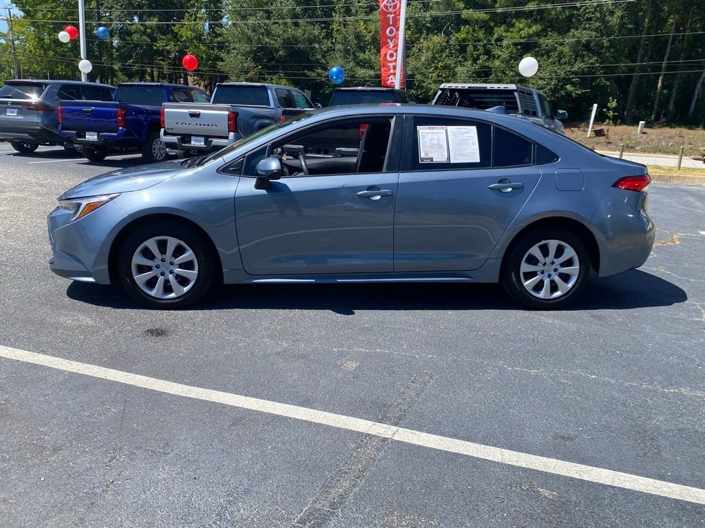 2024 Toyota Corolla Hybrid LE photo 3