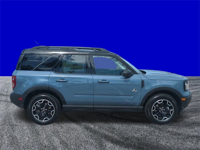2025 Ford Bronco Sport Outer Banks photo 3