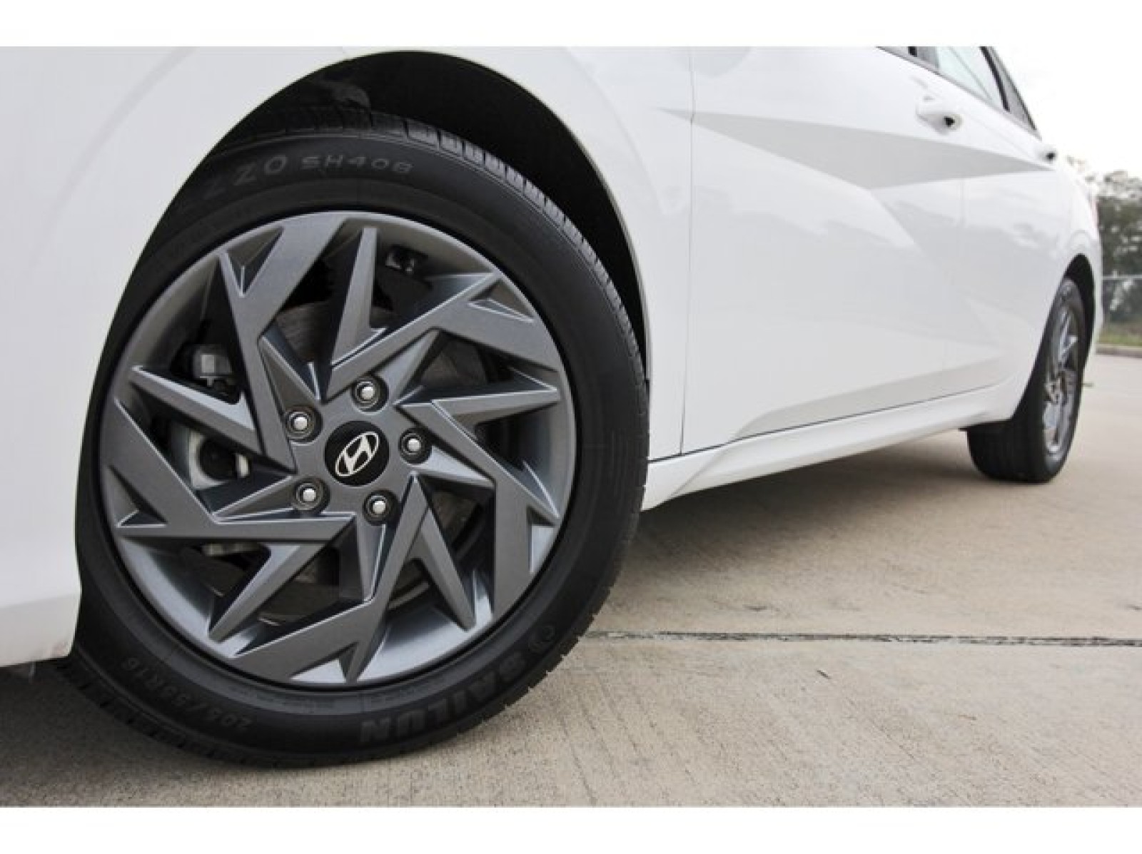 2024 Hyundai Elantra SEL White at Robbins Nissan