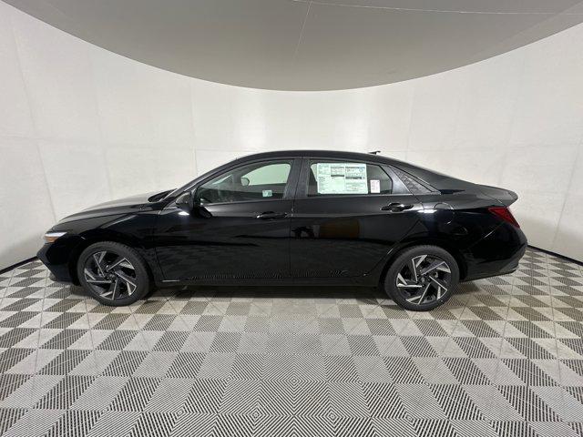 2025 Hyundai Elantra SEL Sport photo 4