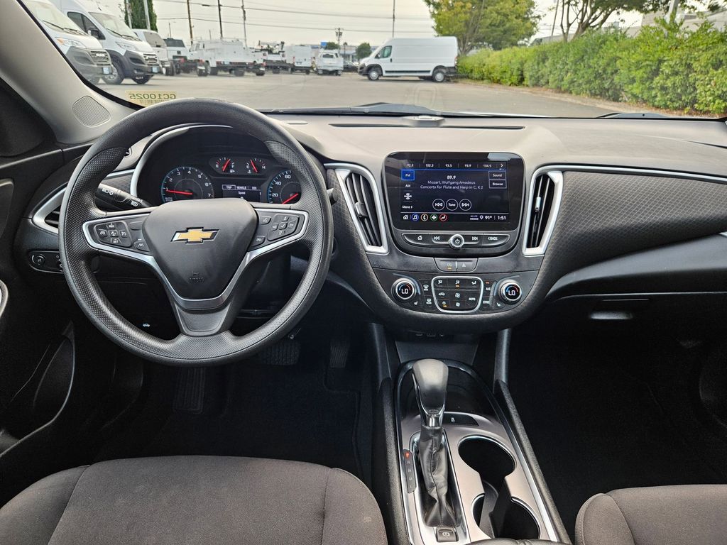 2023 Chevrolet Malibu 1LT photo 24