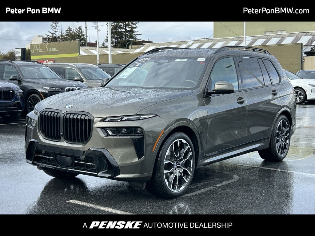 2023 BMW X7 40i's photo