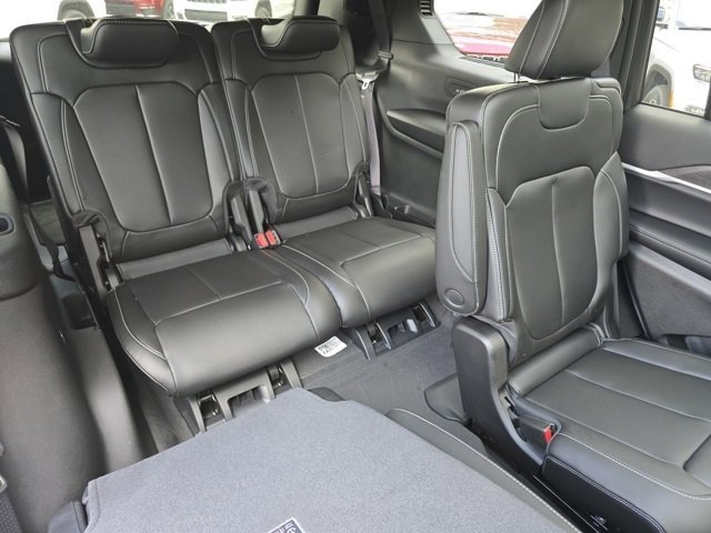 2025 Jeep Grand Cherokee Limited photo 24