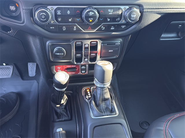 2025 Jeep Wrangler Rubicon X photo 21