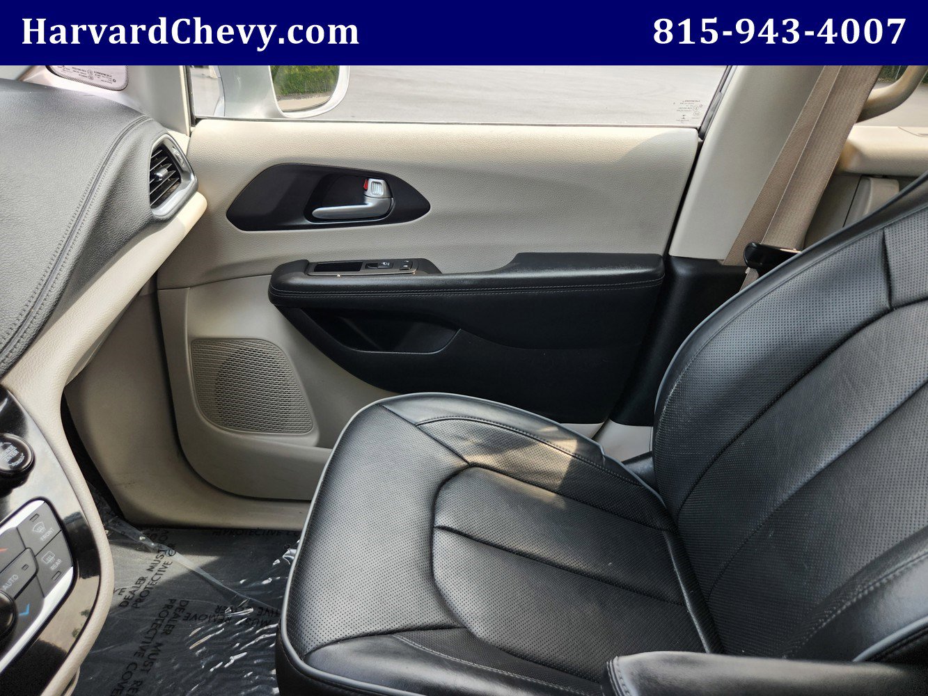 2020 Chrysler Pacifica Limited photo 16