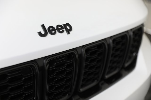 2025 Jeep Grand Cherokee Limited photo 25