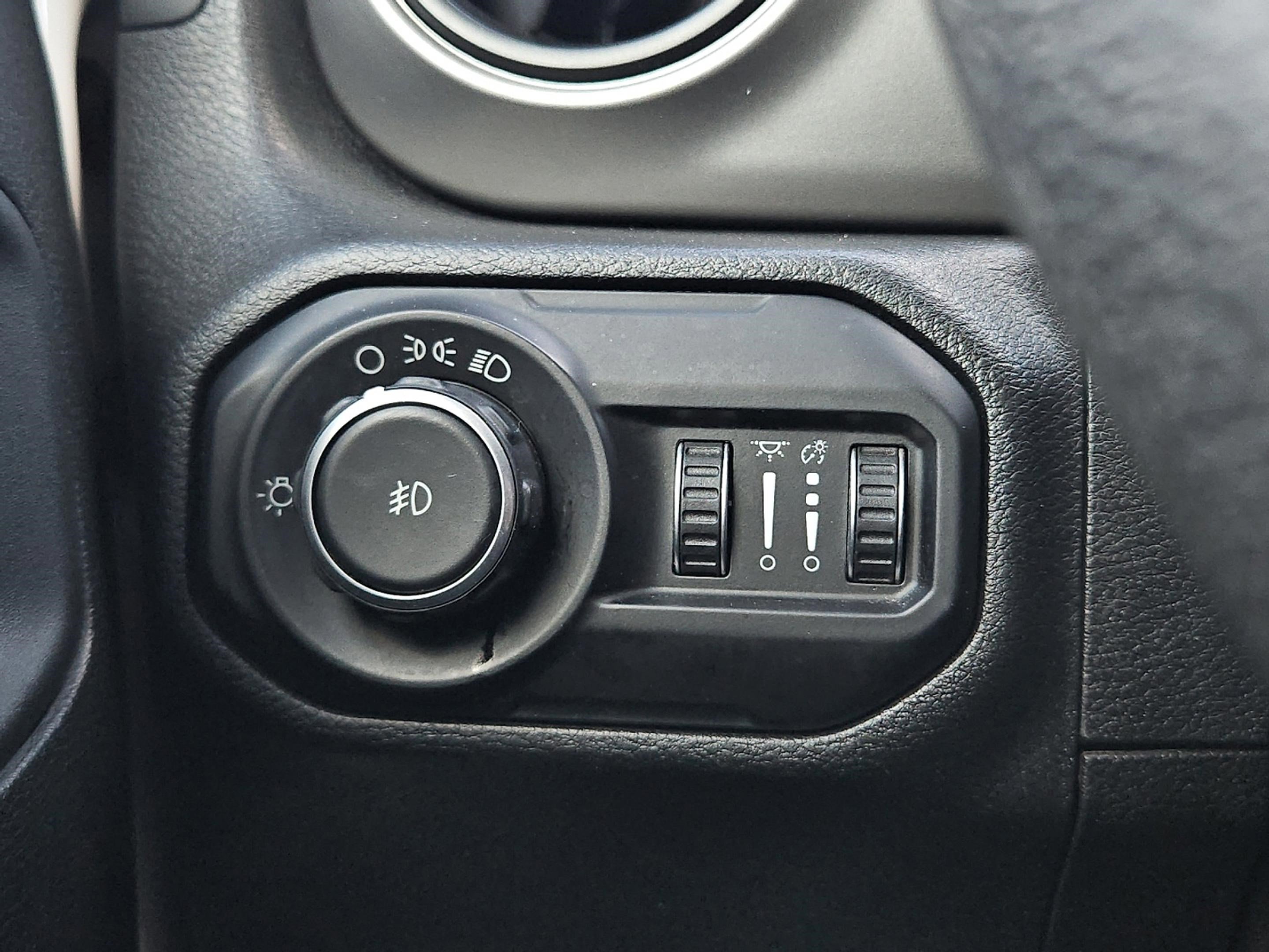 2021 Jeep Wrangler Sport photo 18