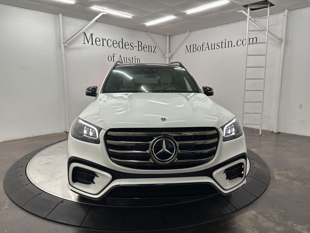 2026 Mercedes Benz GLS 450 4MATIC photo 2