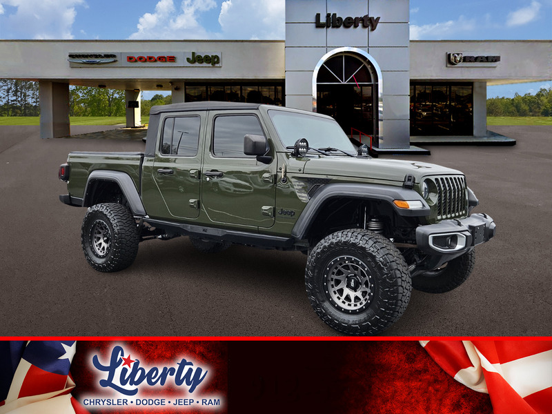 2023 Jeep Gladiator Sport's photo