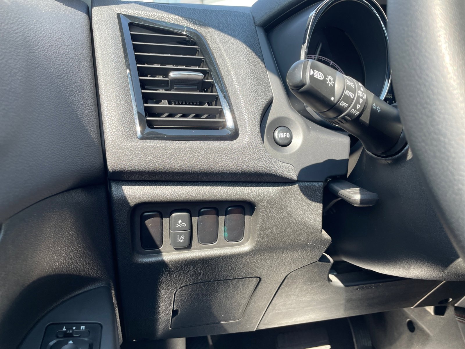 2023 Mitsubishi Outlander Sport LE photo 21