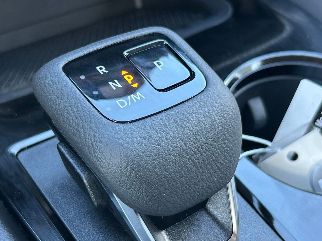 2025 Nissan Rogue S photo 37