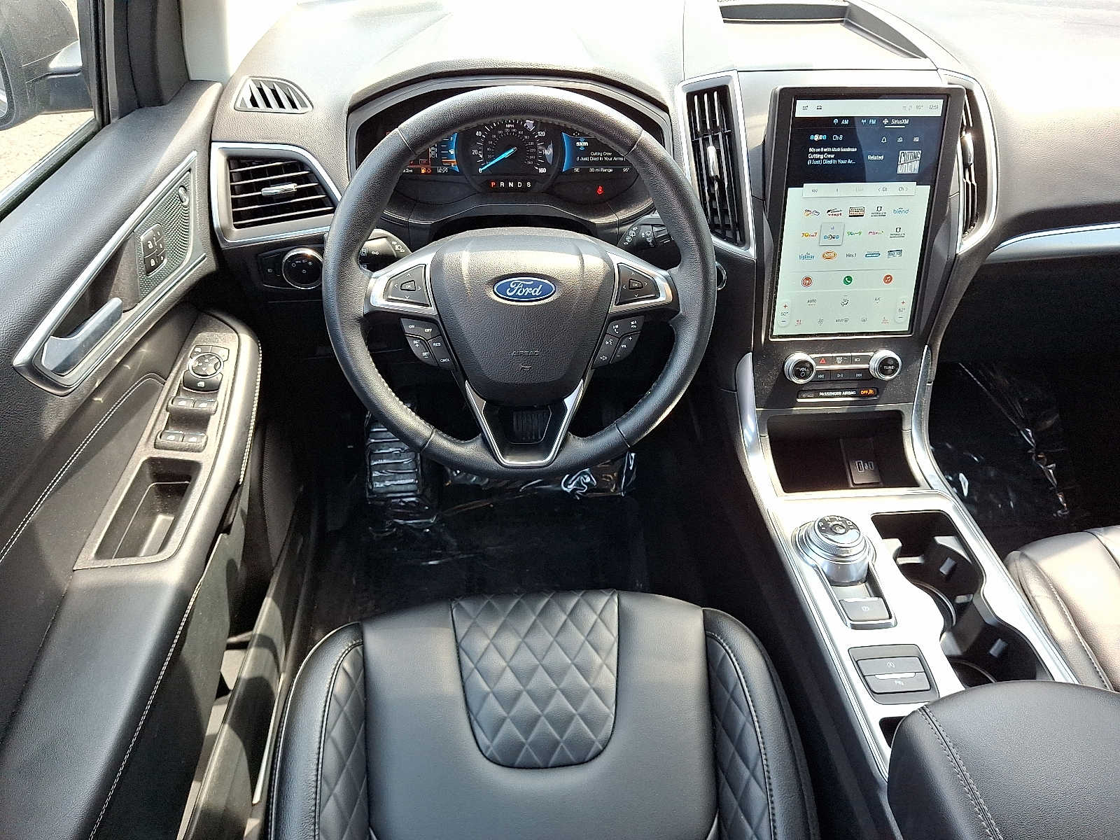 2024 Ford Edge Titanium photo 11
