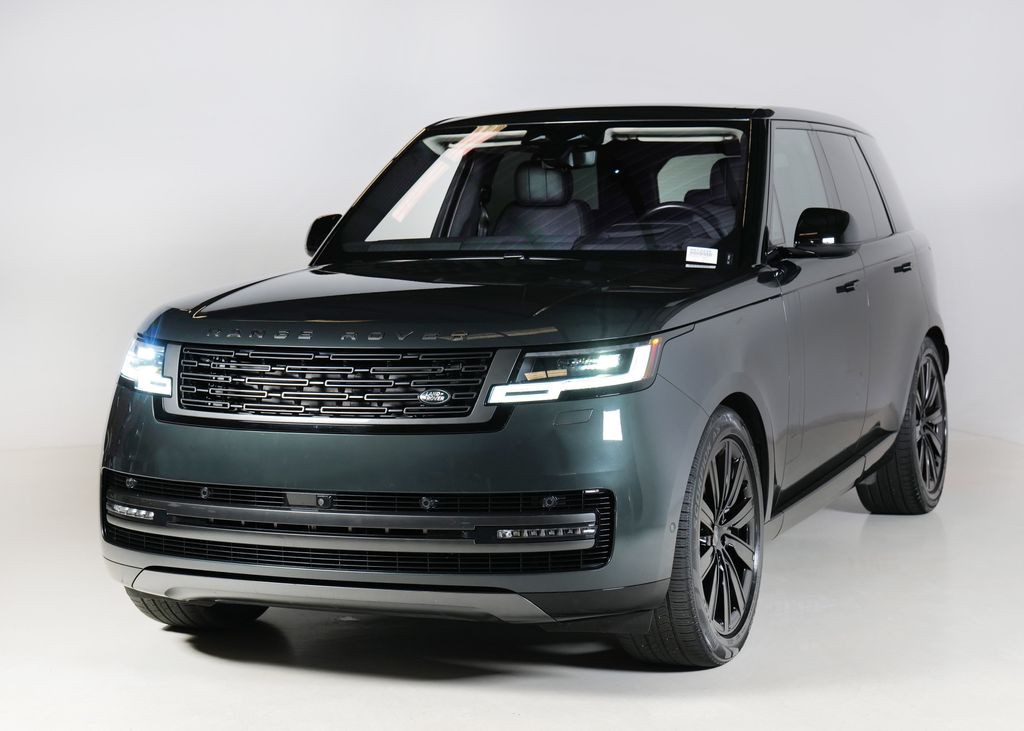 2023 Land Rover Range Rover SE's photo