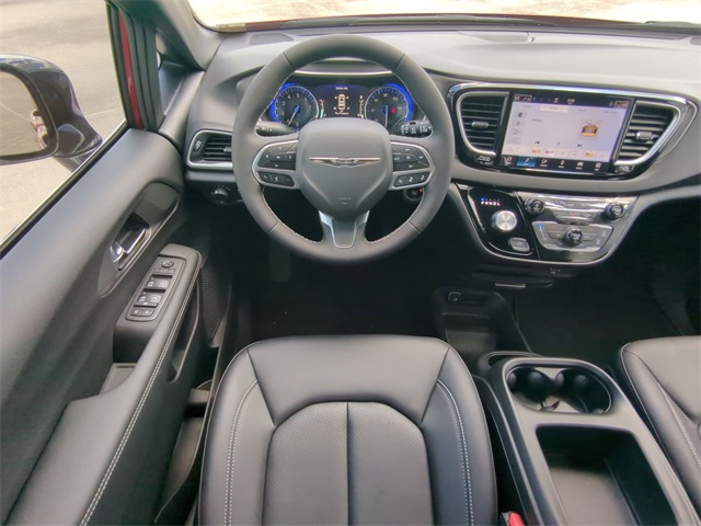 2026 Chrysler Voyager LX photo 18