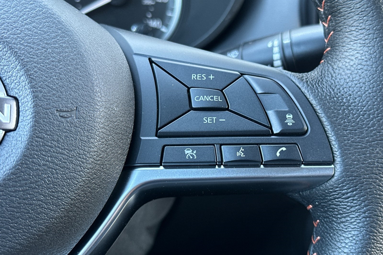 2025 Nissan Versa 1.6 SR photo 26