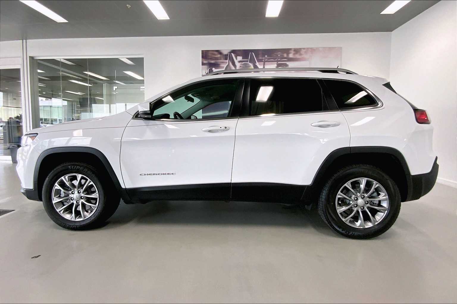 2019 Jeep Cherokee Latitude photo 3