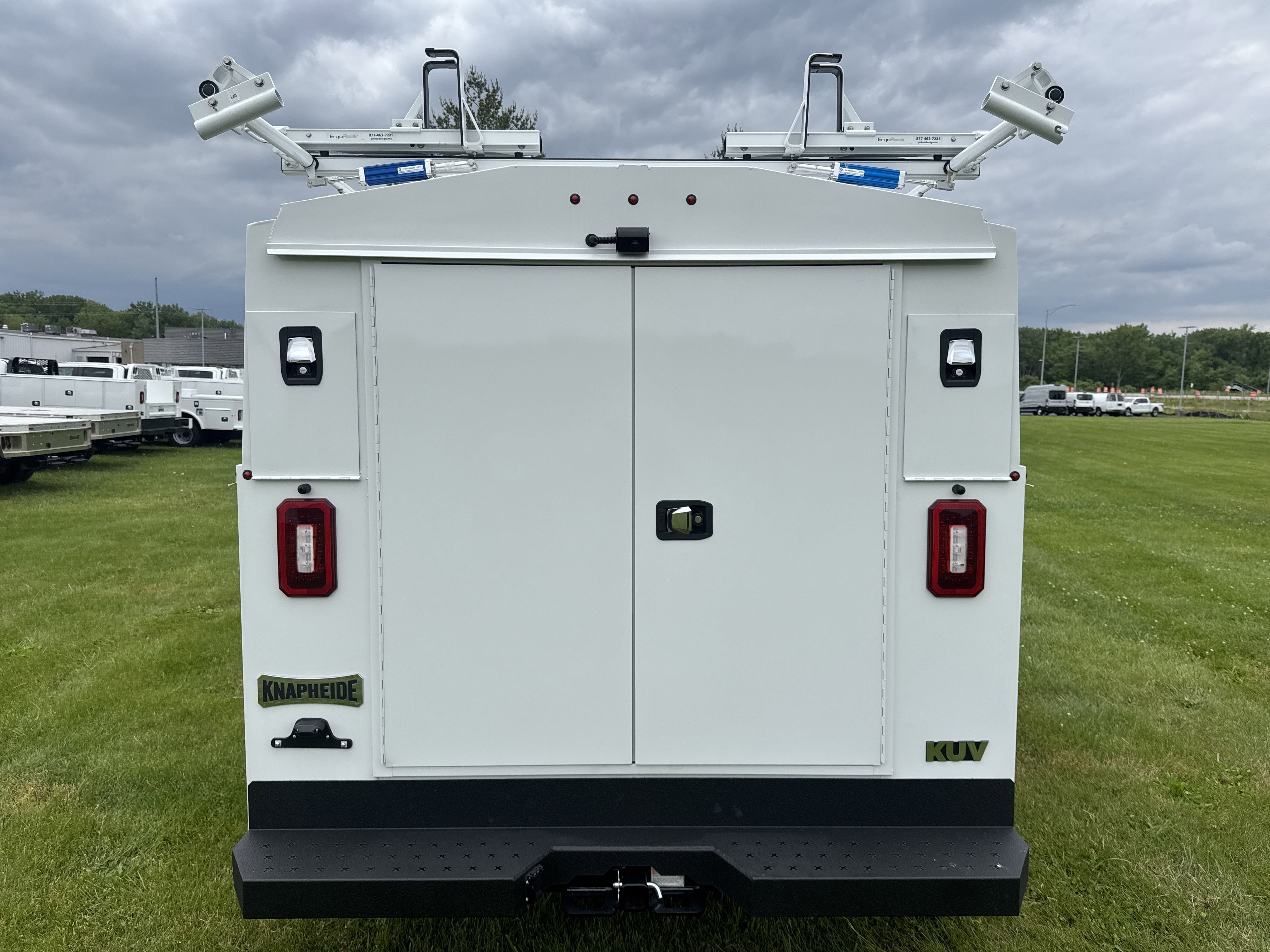 2024 Ford Transit Cutaway photo 2