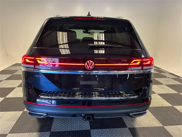 2025 Volkswagen Atlas SEL photo 4
