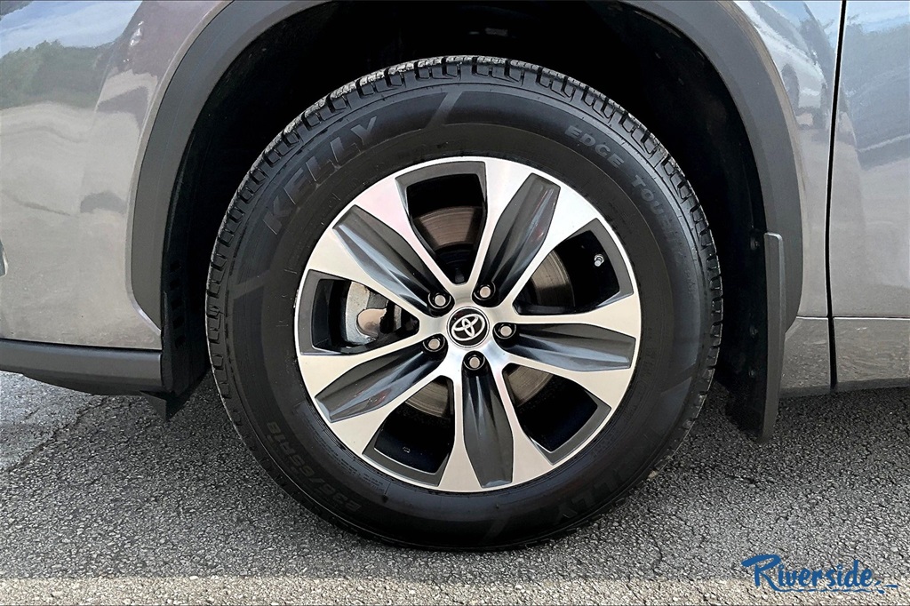 2023 Toyota Highlander XLE photo 27