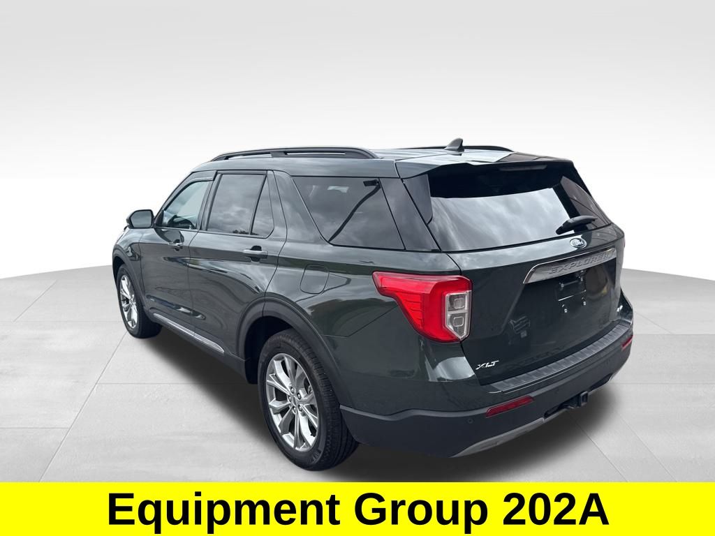 2024 Ford Explorer XLT photo 2