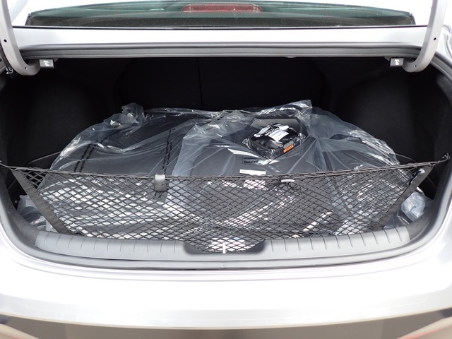 2025 Hyundai Elantra Limited photo 4