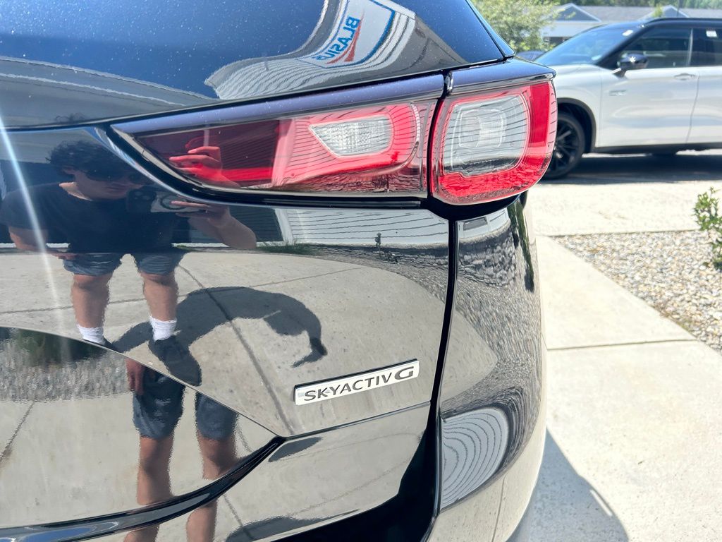 2024 Mazda CX-5 2.5 S Preferred photo 3