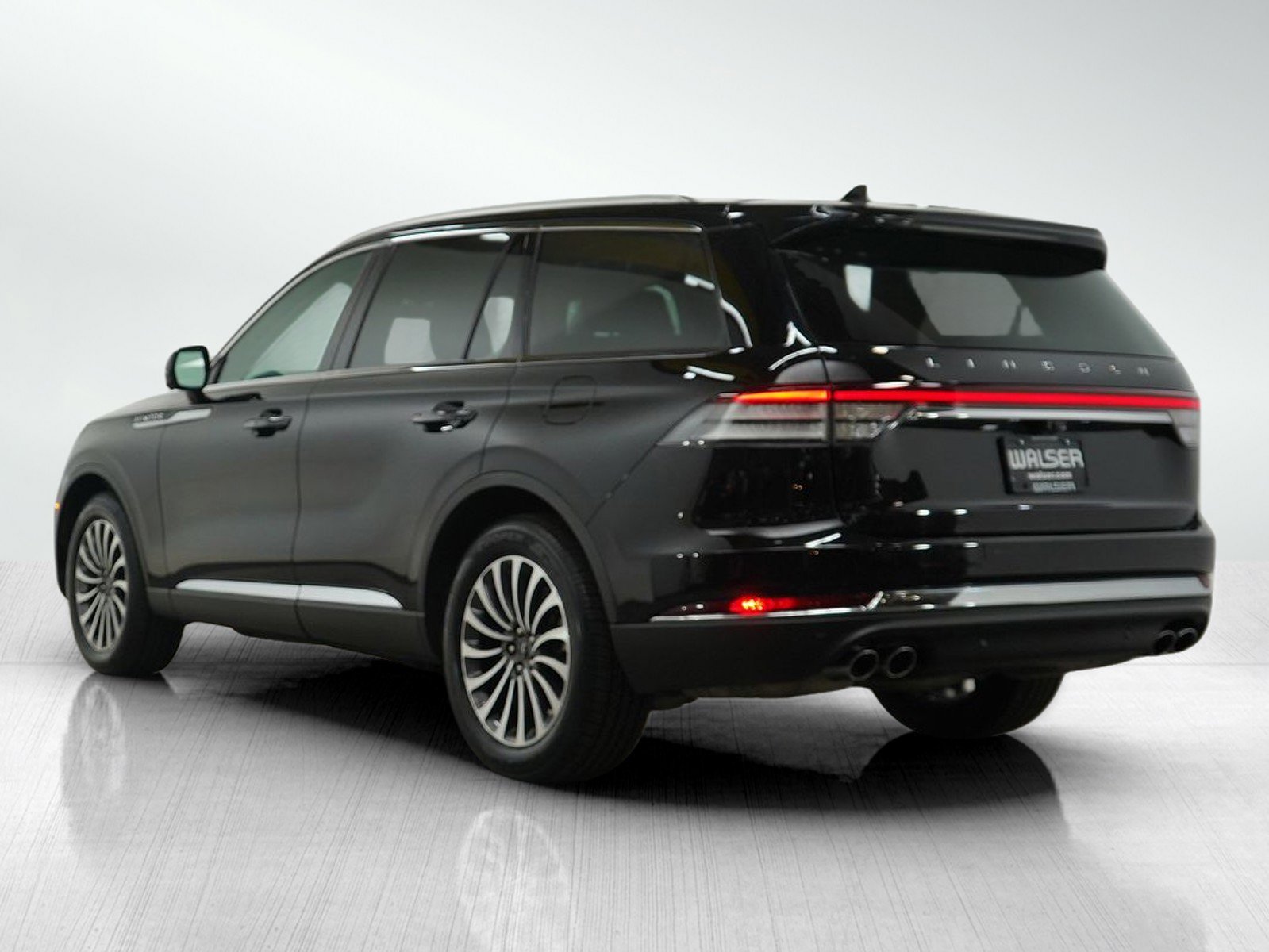2023 Lincoln Aviator Reserve photo 3