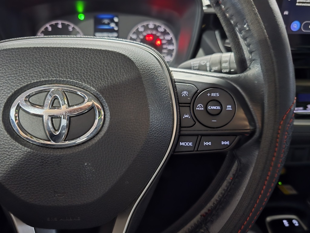 2023 Toyota Corolla Cross LE photo 13