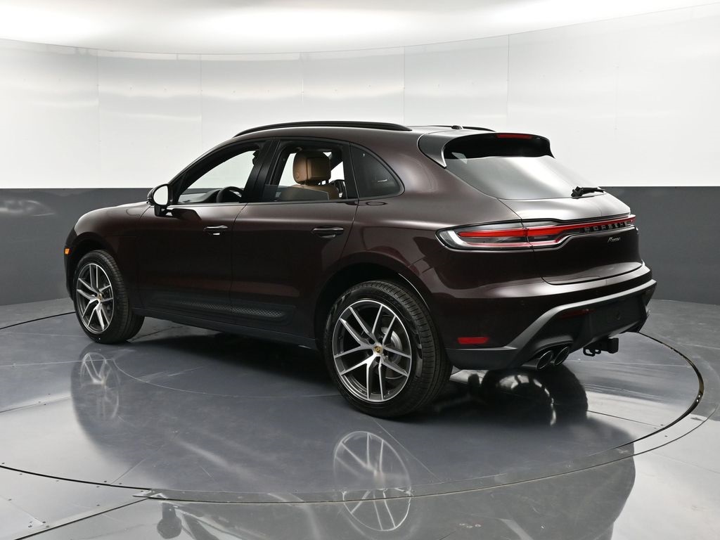 2026 Porsche Macan T photo 2