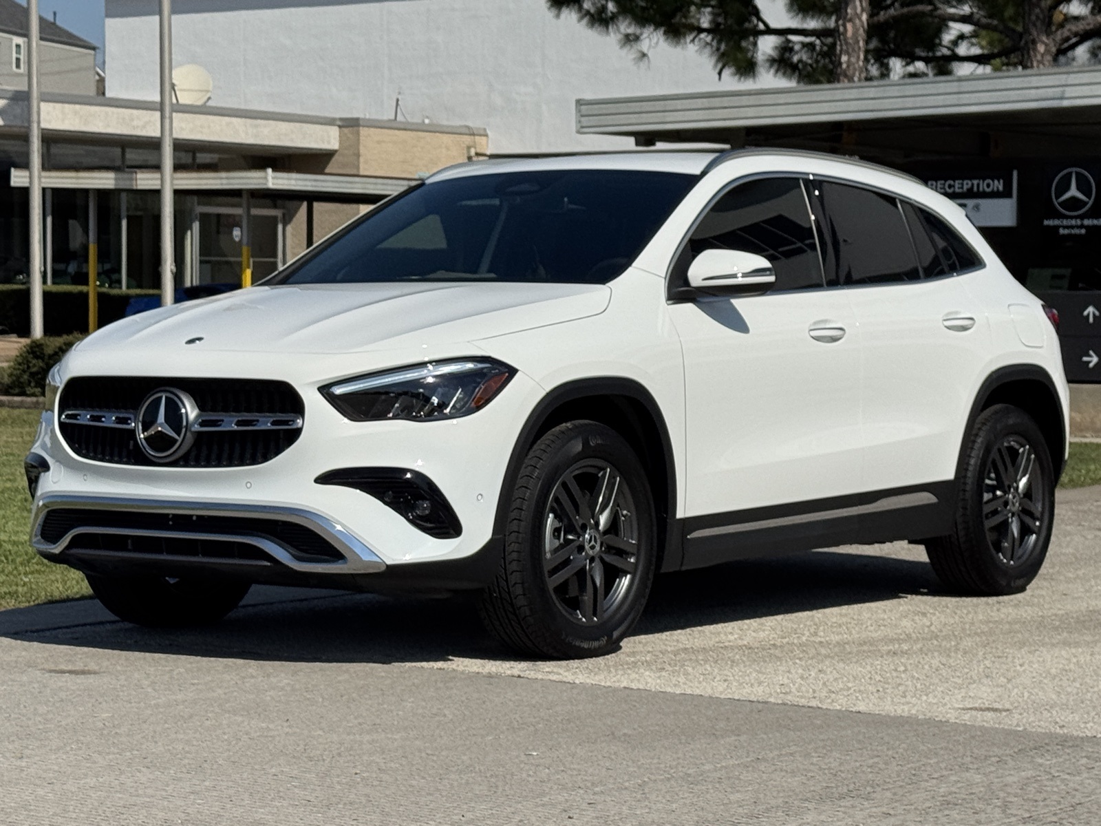 2025 Mercedes Benz GLA 250 photo 3