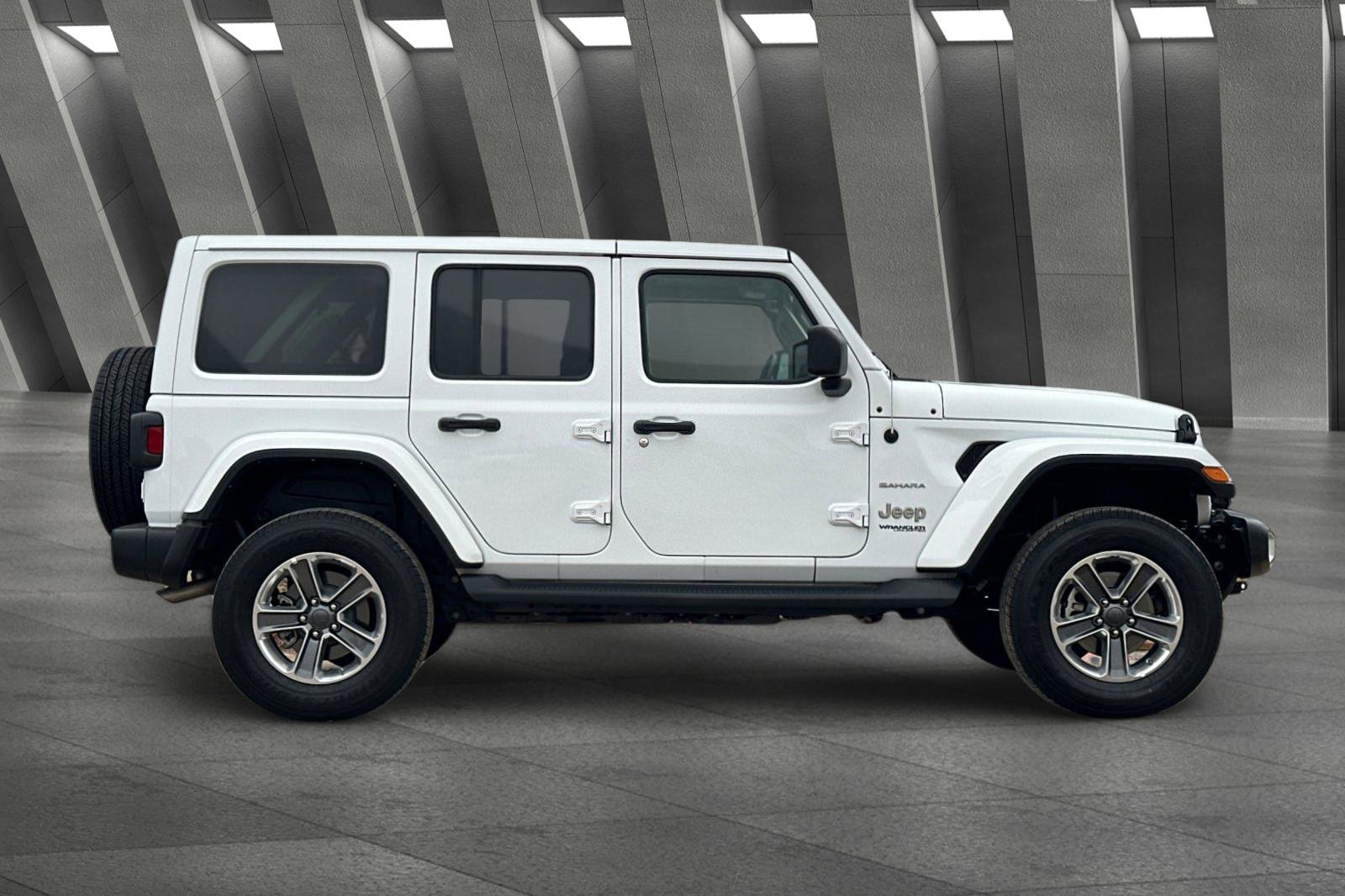 2022 Jeep Wrangler Unlimited Sahara Sport photo 2