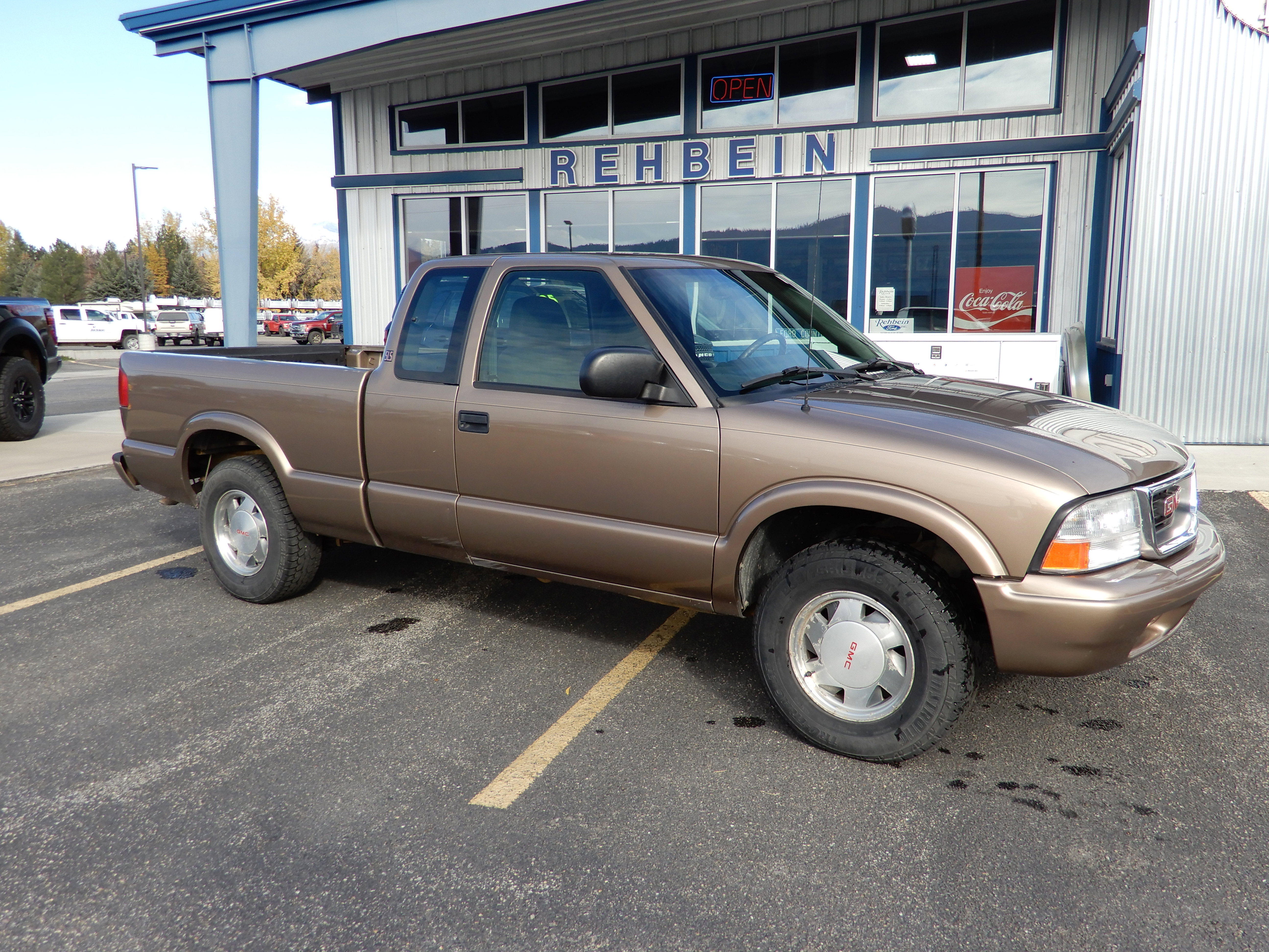 2003 GMC Sonoma SLS's photo