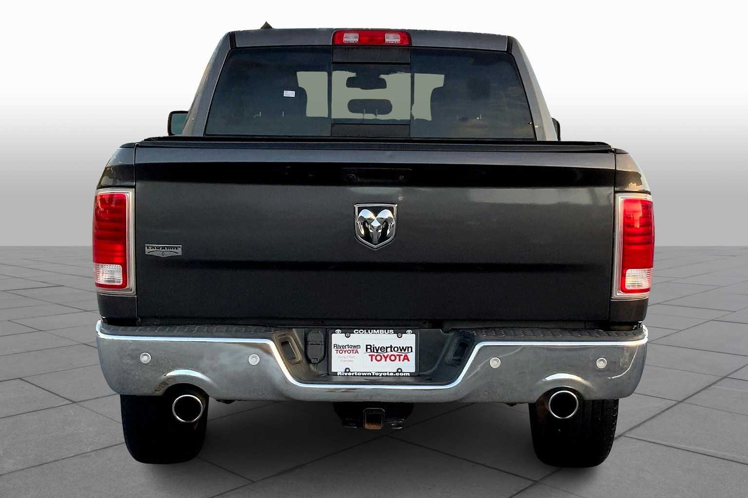 2016 Ram 1500 Laramie photo 4