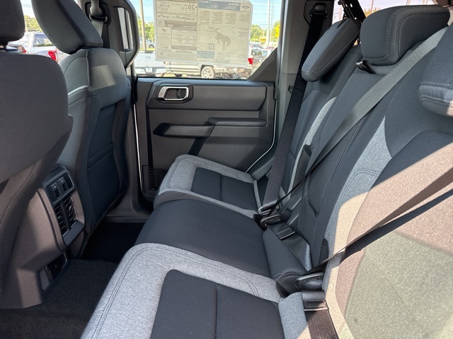 2025 Ford Bronco Base photo 21