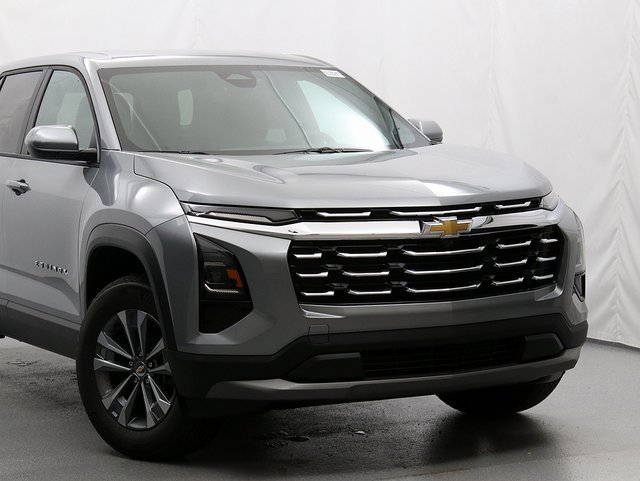 2026 Chevrolet Equinox LT photo 2