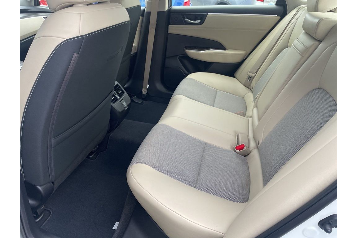 2021 Honda Clarity Plug-In Hybrid photo 4