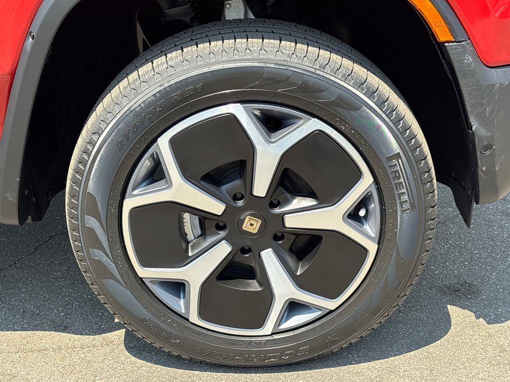 2024 Rivian R1S Adventure photo 25