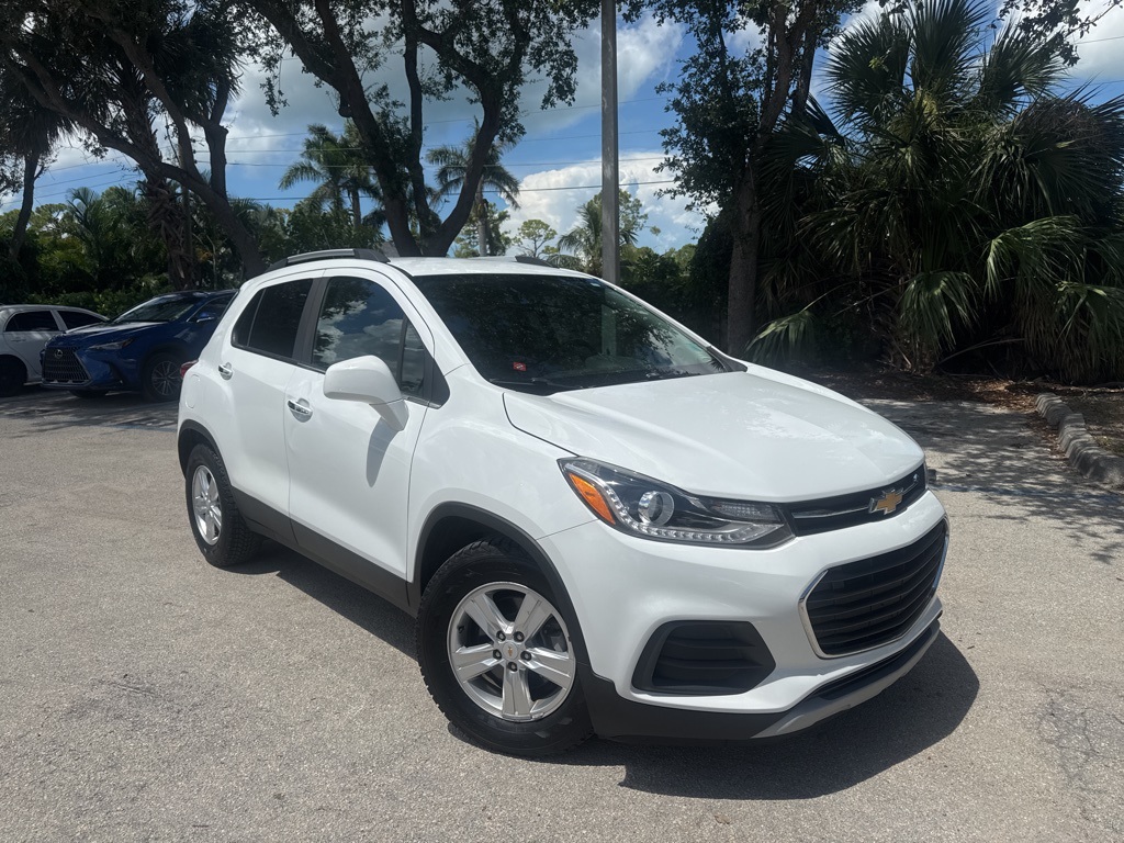 2018 Chevrolet Trax LT photo 2