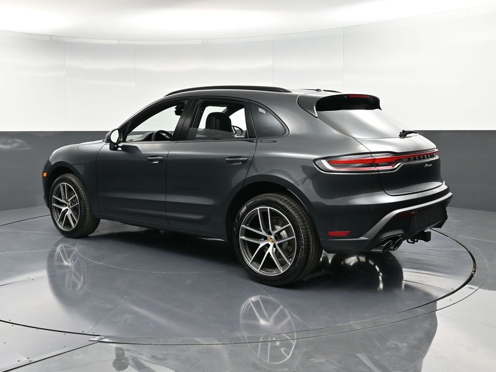 2026 Porsche Macan T photo 3