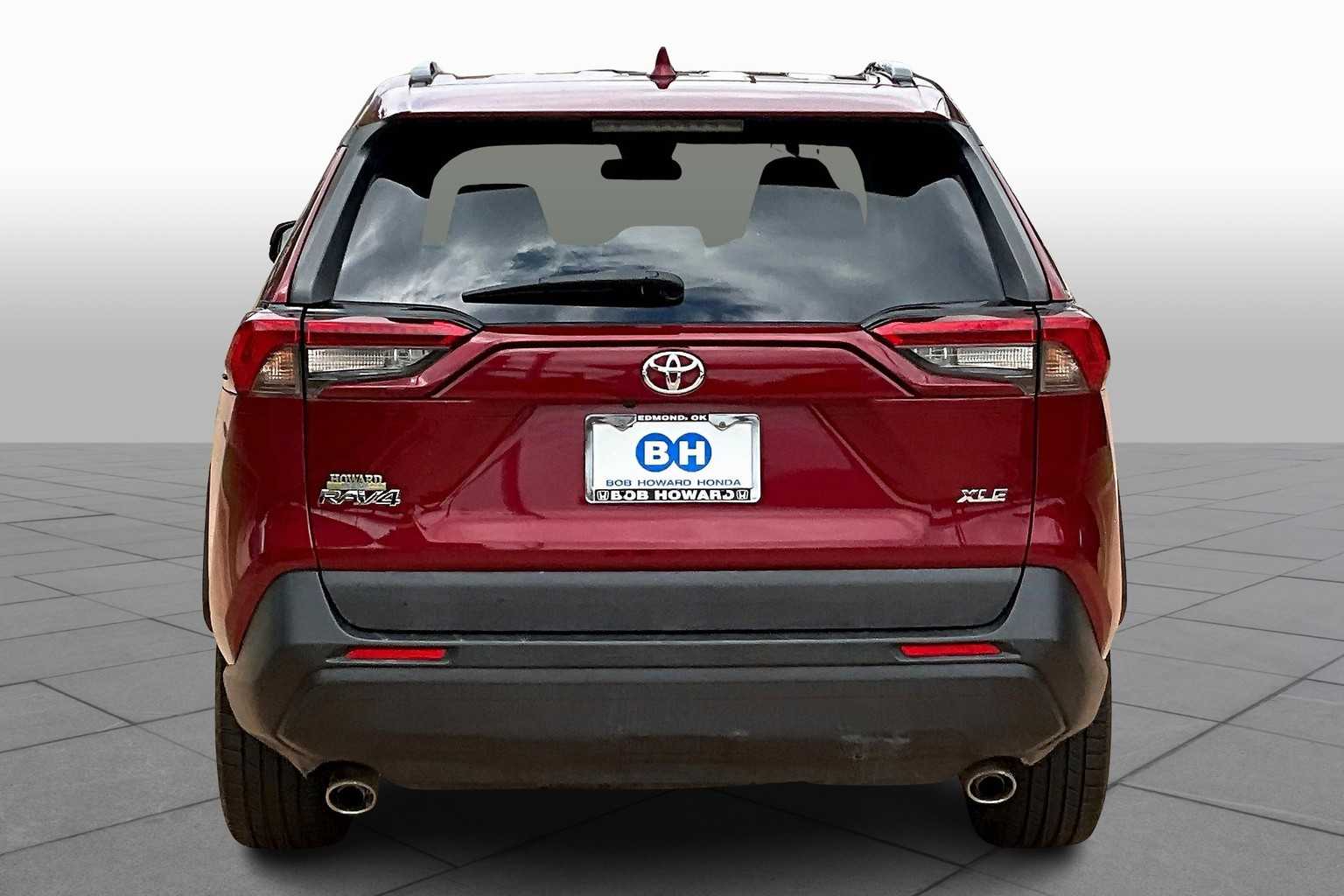 2019 Toyota RAV4 XLE Premium photo 4