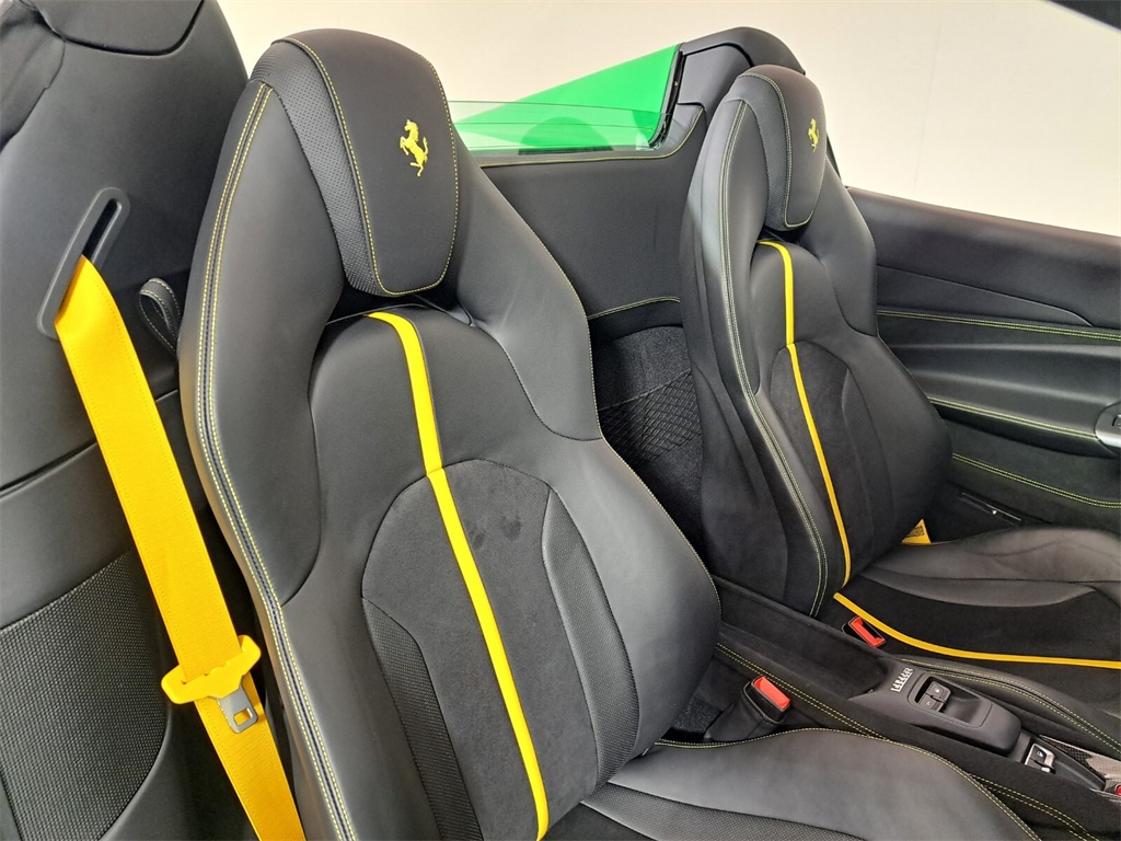 2023 Ferrari F8 Spider Base photo 5