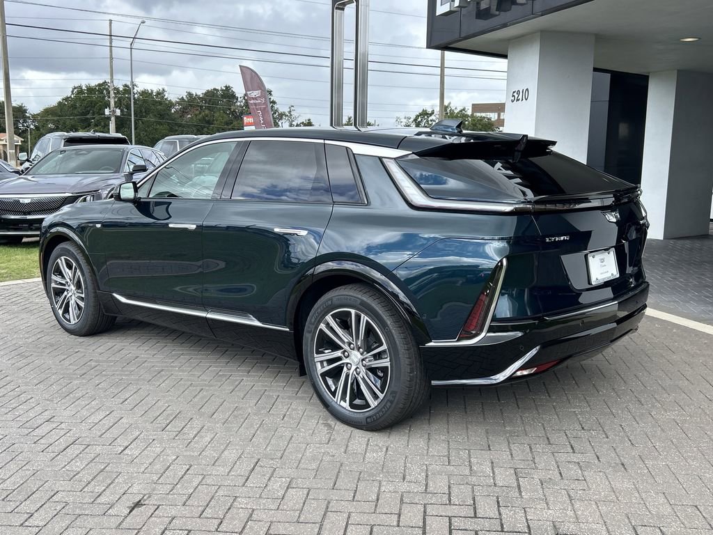 2026 Cadillac Lyriq Luxury photo 3