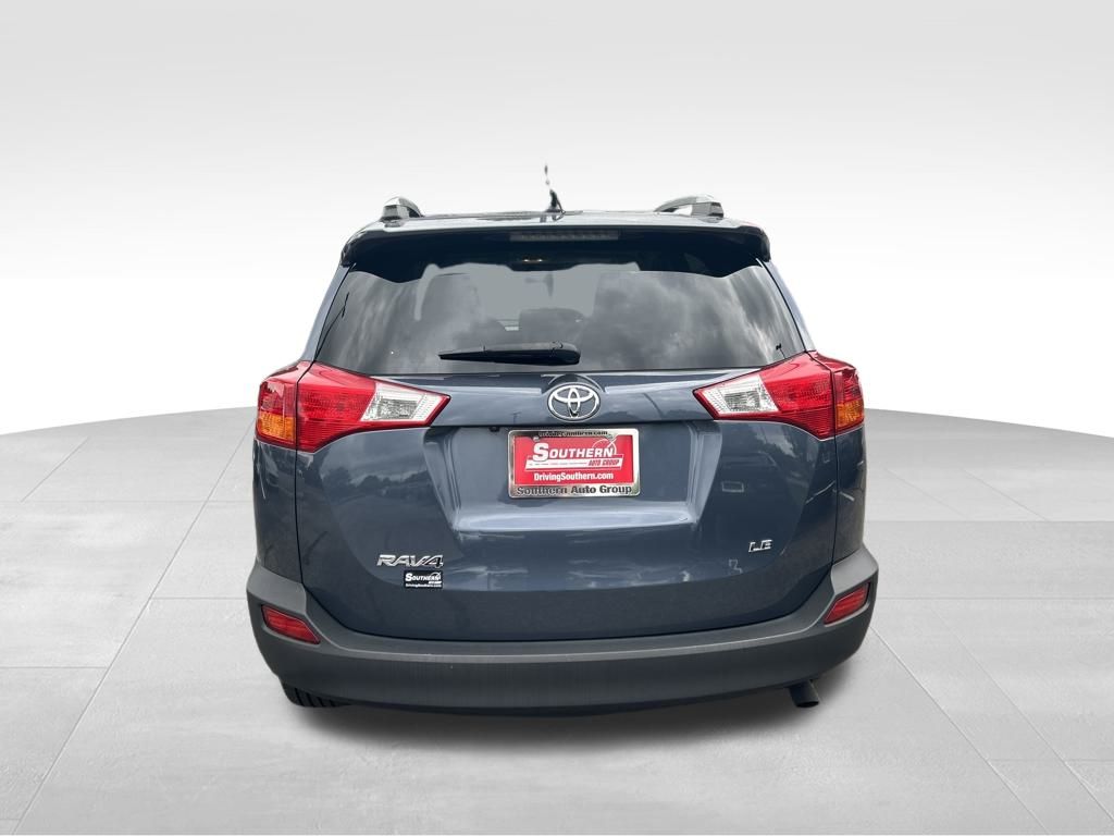 2013 Toyota RAV4 LE photo 4