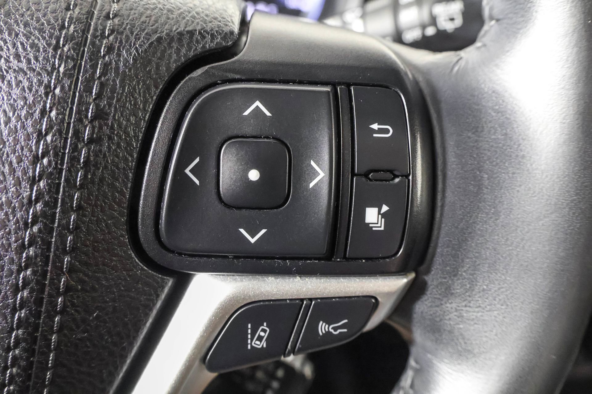 2019 Toyota Highlander Limited photo 19