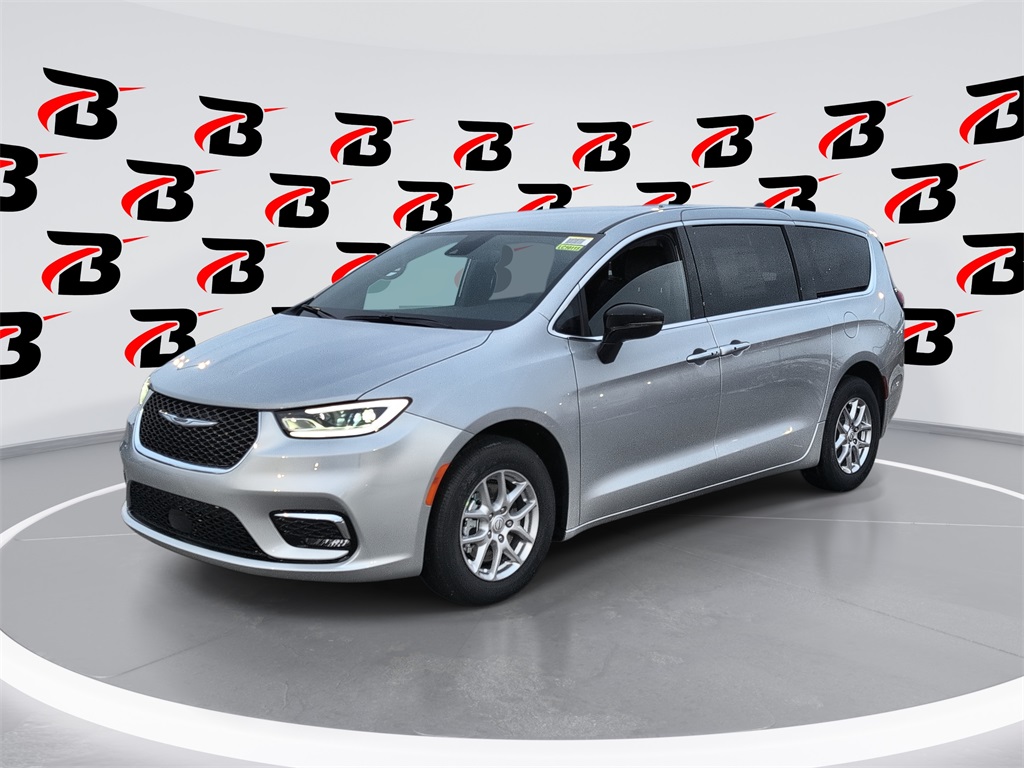 2026 Chrysler Pacifica Select's photo