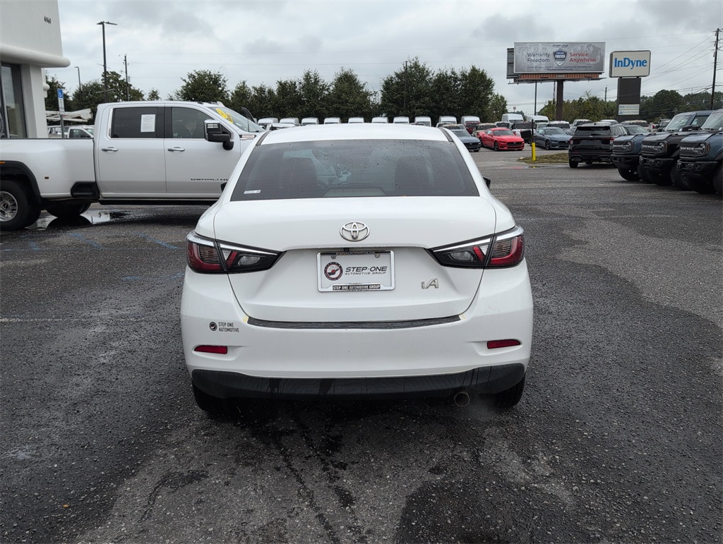 2017 Toyota Yaris iA Base photo 6