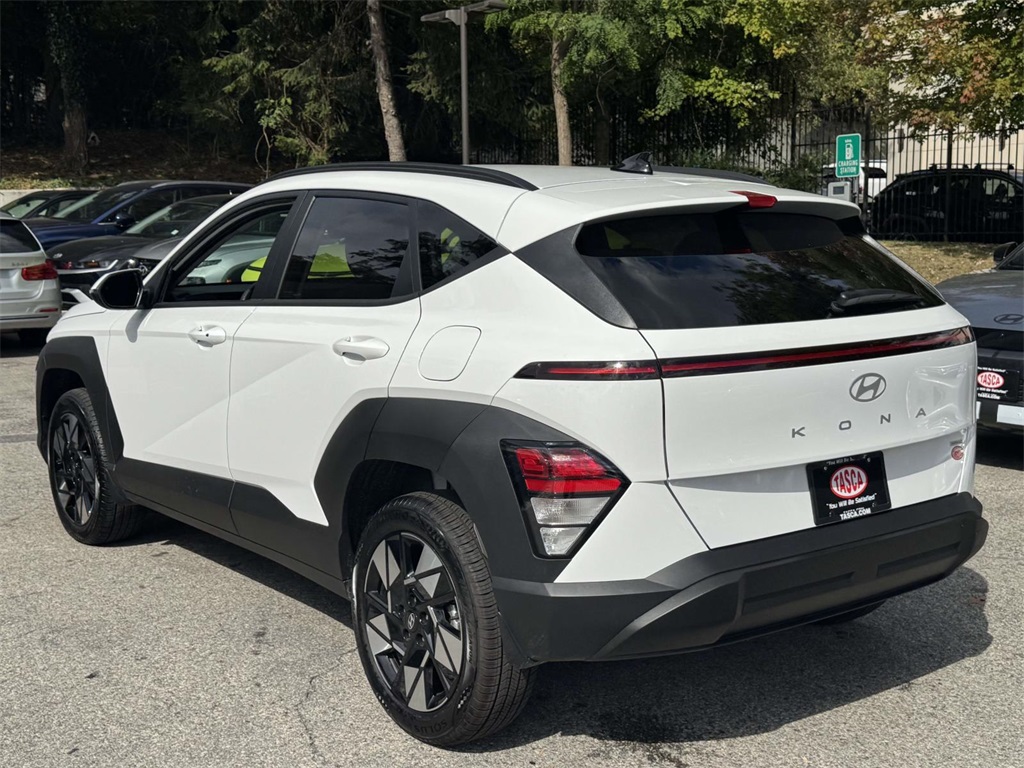 2025 Hyundai Kona SEL photo 4