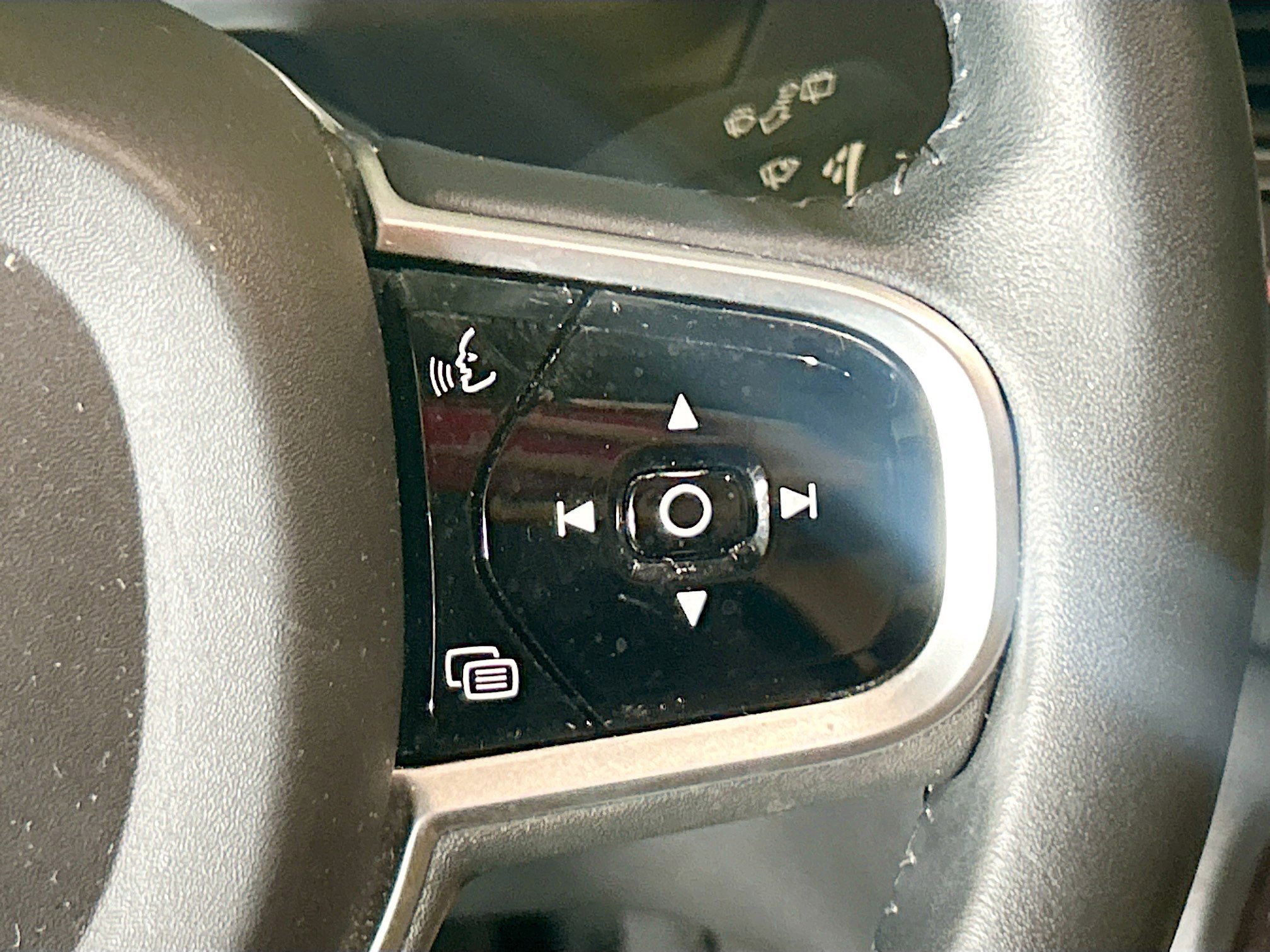 2019 Volvo XC90 Momentum AWD photo 29
